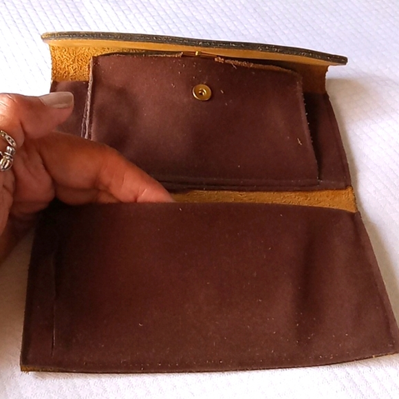 Baronet Ladies Wallet Camel color,Hand Tooled leather,sueded,soft. - Picture 6 of 8